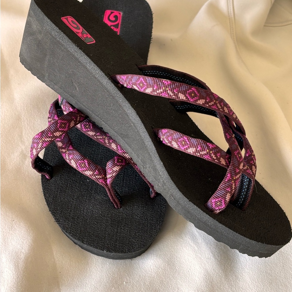 Teva Black Sandals with Patterned Pink Straps • Size 11.